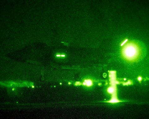 F-35B nocne lądowanie